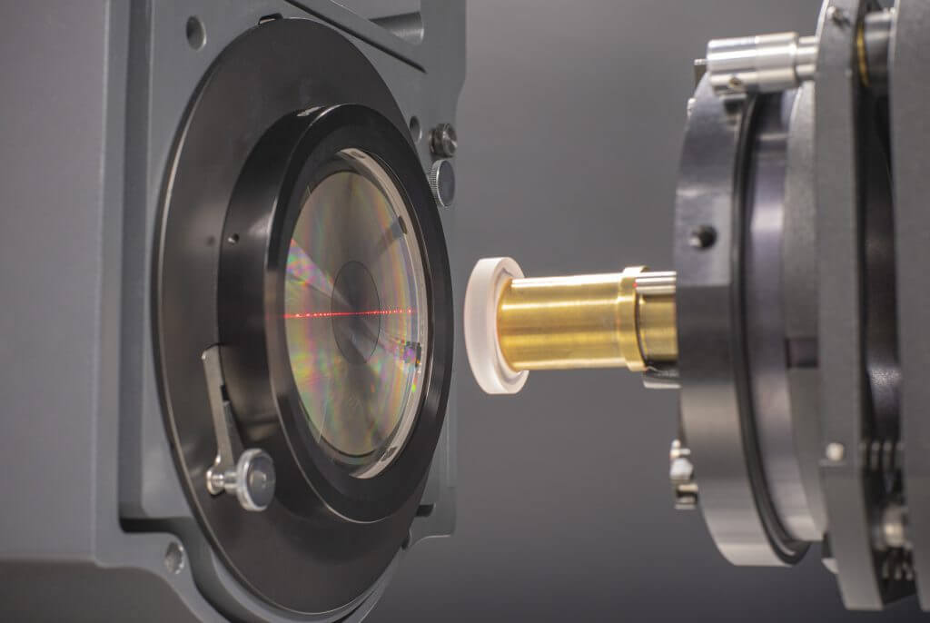 Measurement setup for testing an aspherical lens with a DFNL CGH.
